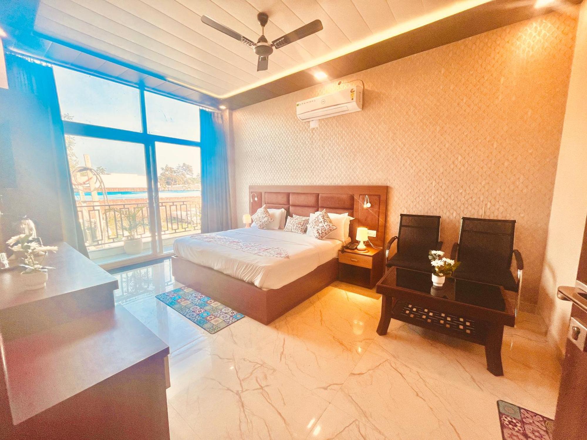 Heaven Resort Ayodhya Exterior foto