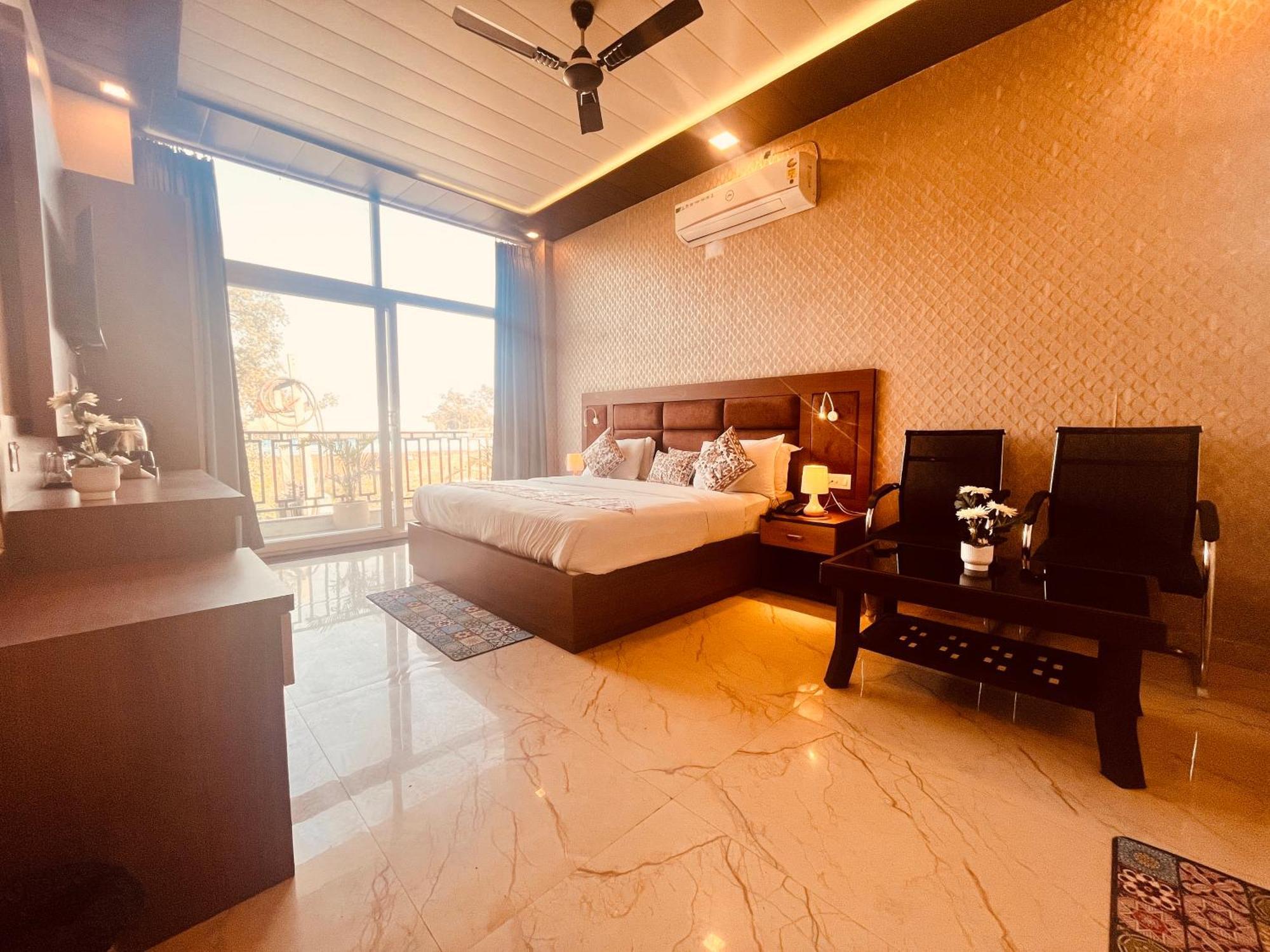 Heaven Resort Ayodhya Exterior foto