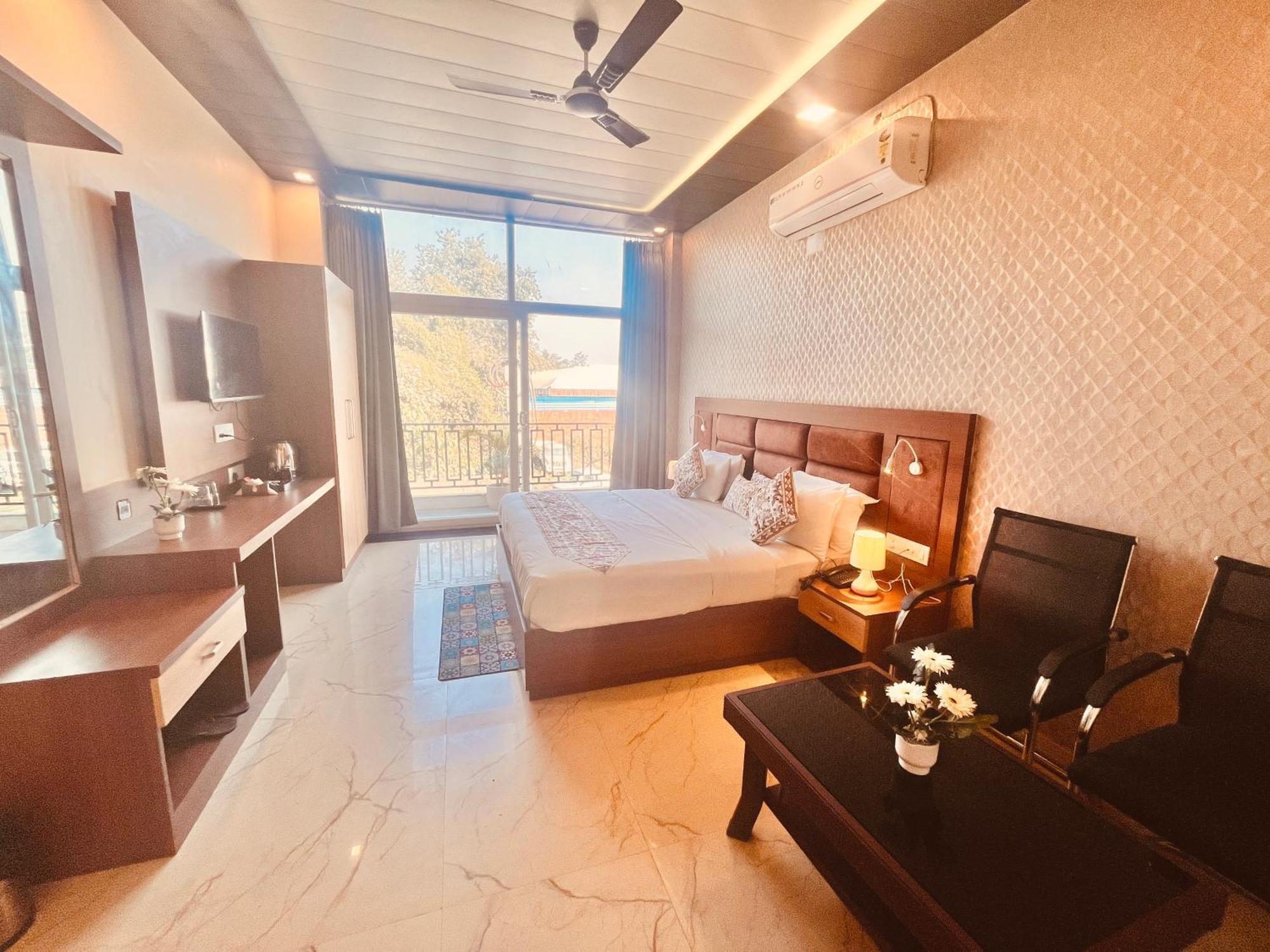 Heaven Resort Ayodhya Exterior foto