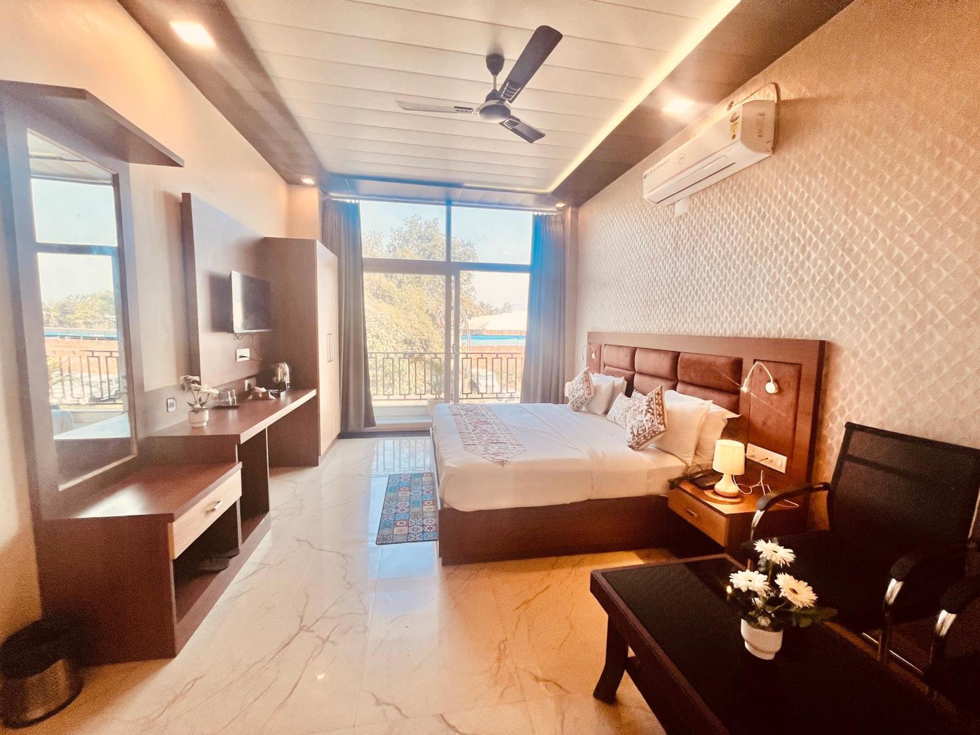 Heaven Resort Ayodhya Exterior foto