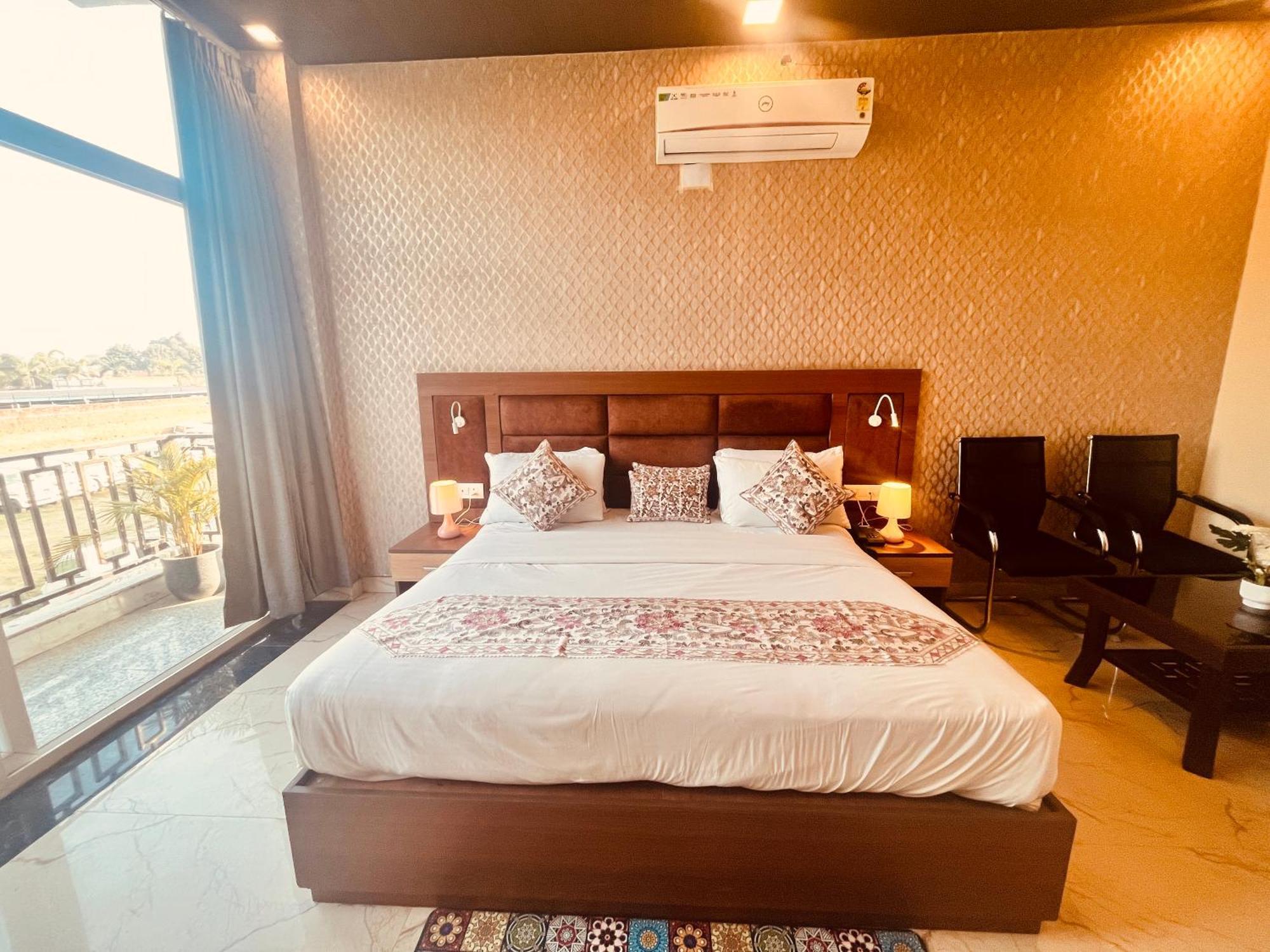 Heaven Resort Ayodhya Exterior foto