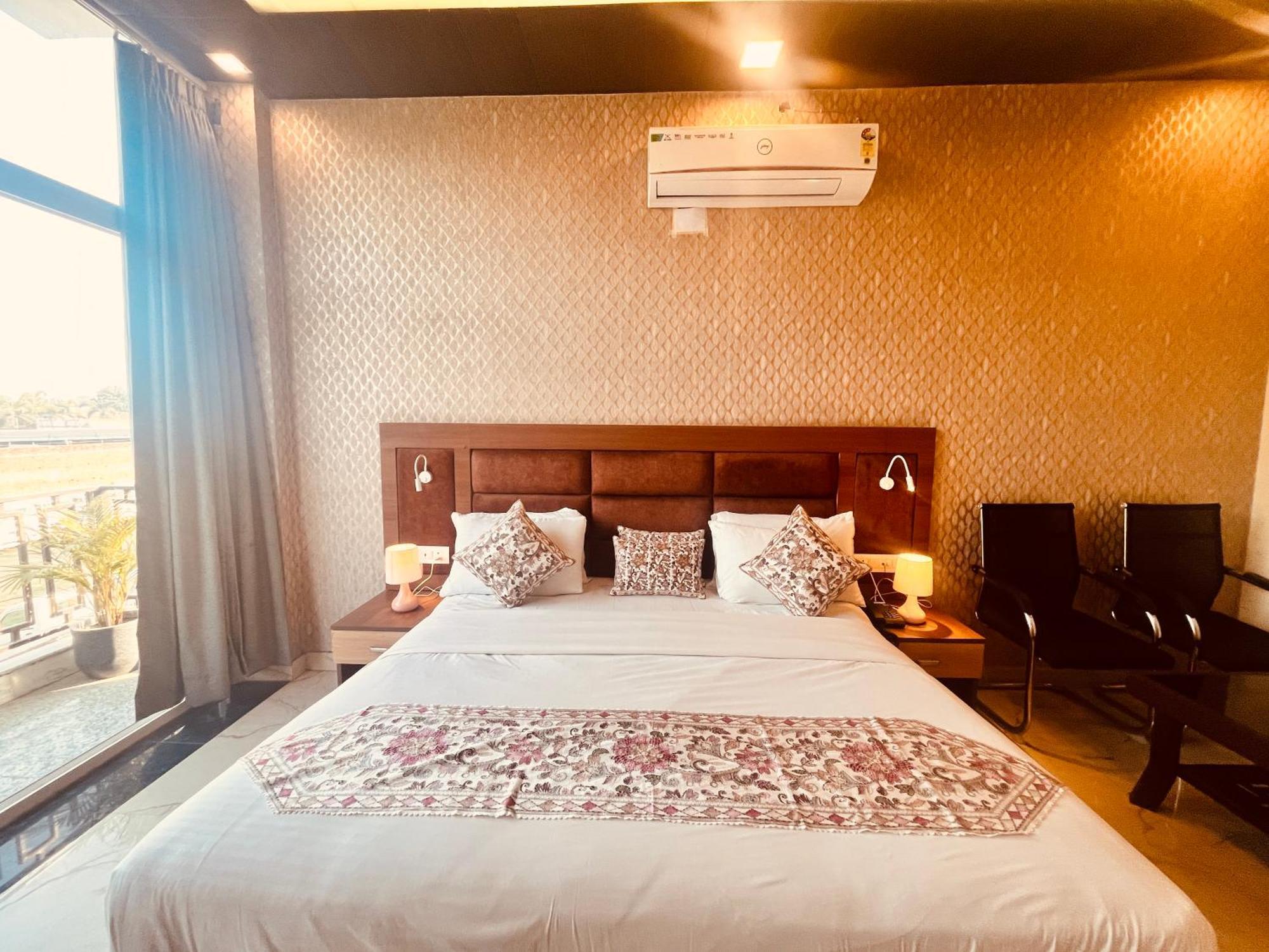 Heaven Resort Ayodhya Exterior foto