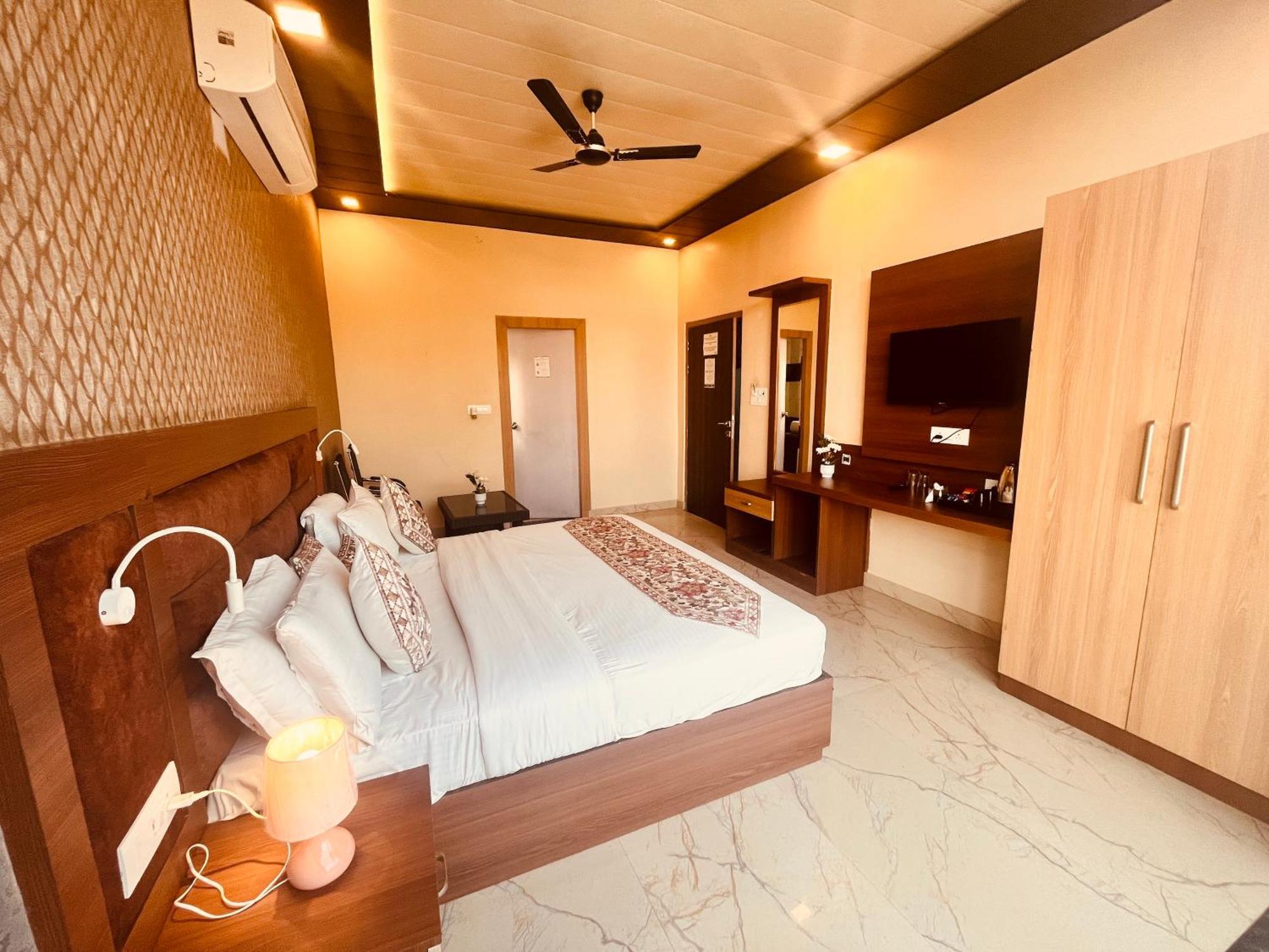 Heaven Resort Ayodhya Exterior foto
