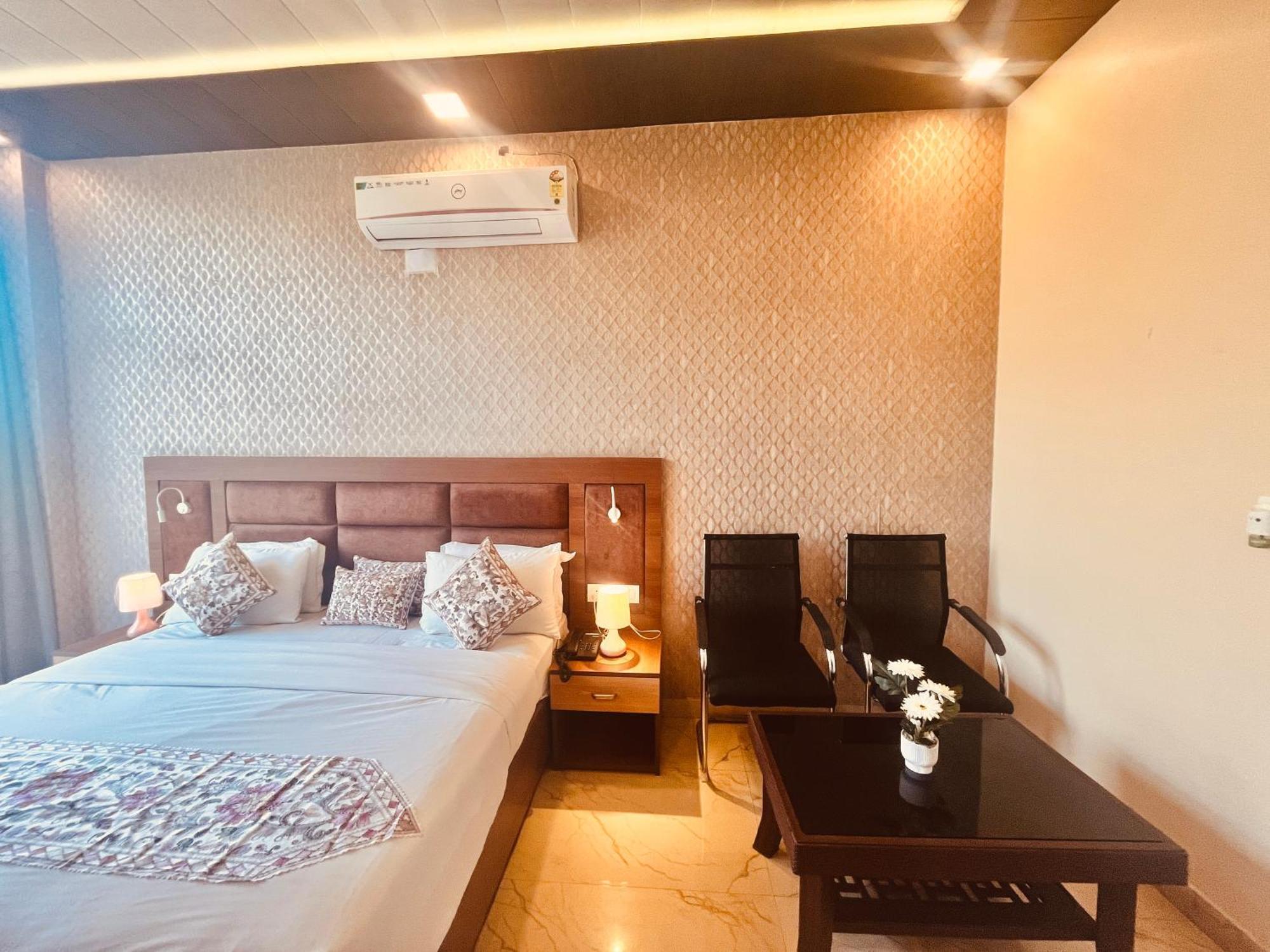 Heaven Resort Ayodhya Exterior foto