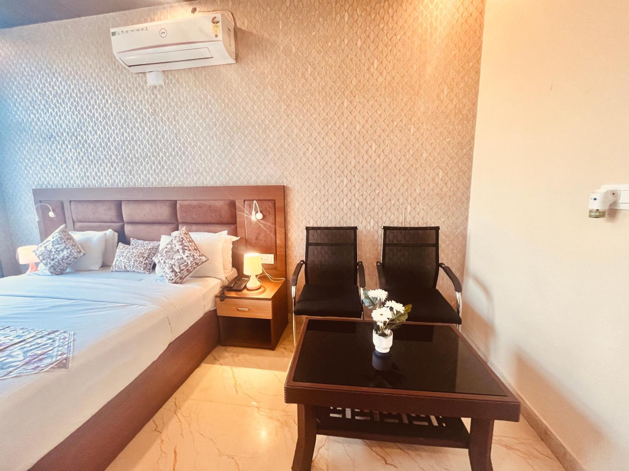 Heaven Resort Ayodhya Exterior foto