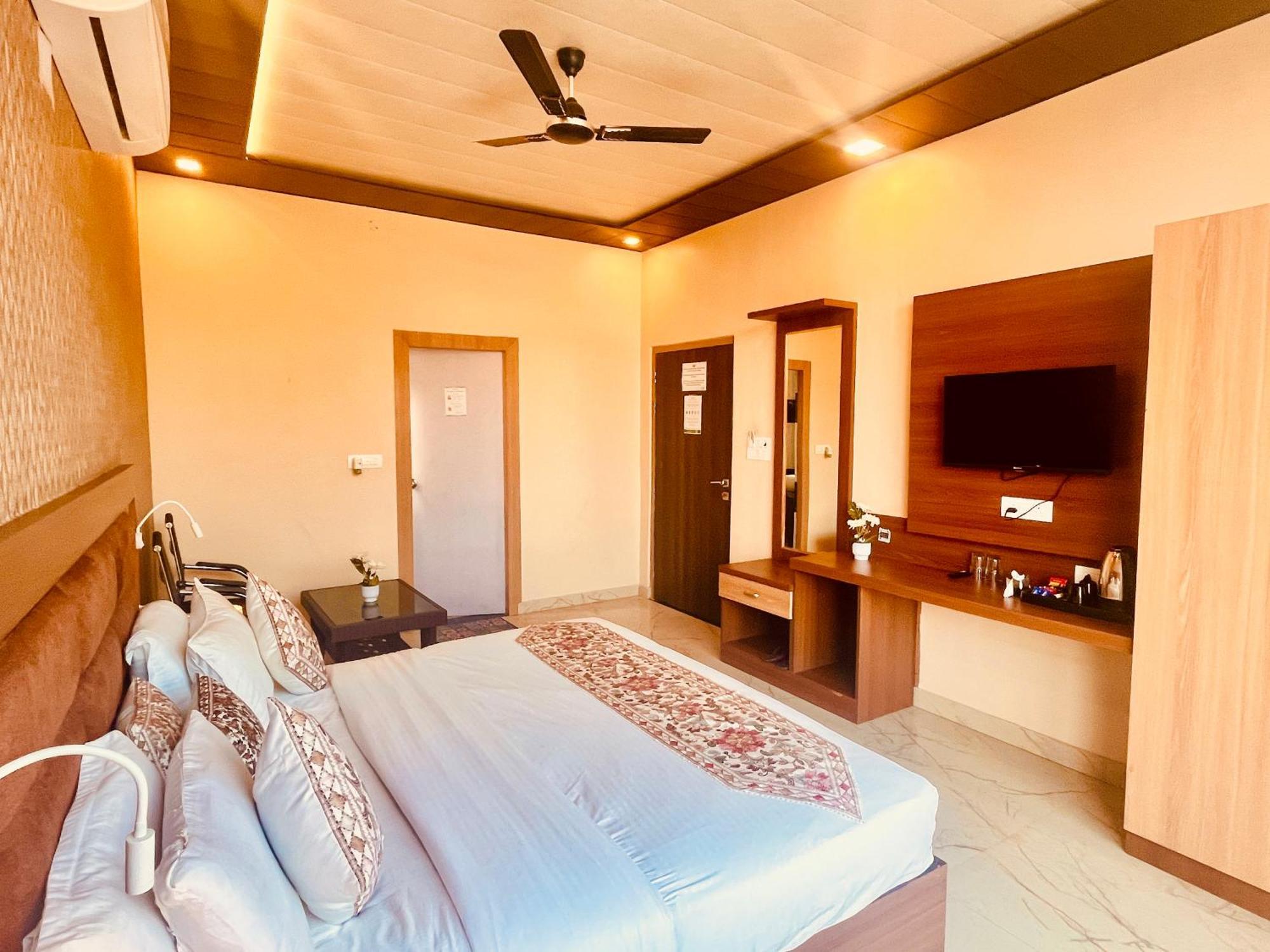 Heaven Resort Ayodhya Exterior foto